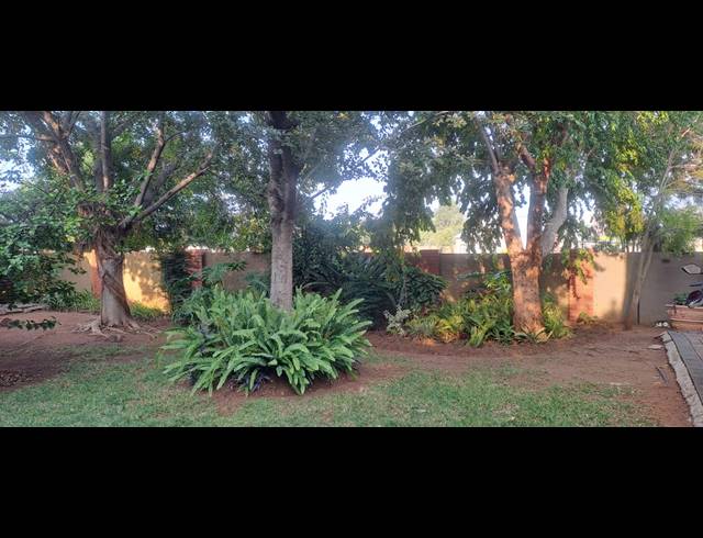 2 BEDROOM TOWNHOUSE FOR SALE IN WATERVAL EAST